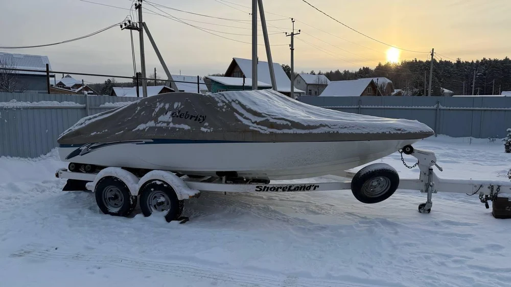 Катер Celebrity